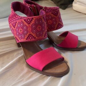 Toms Fuchsia and Orange Patterned Sandals